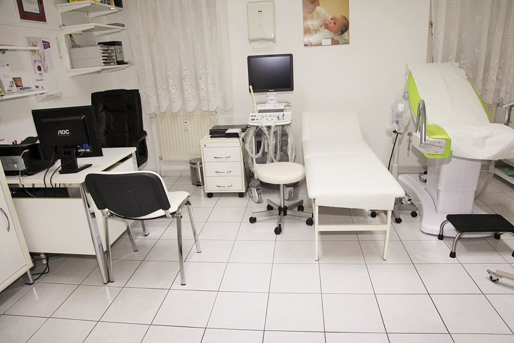 Dr. Balogh Elek szülész nőgyógyász Mosonmagyaróvár - magánrendelő3